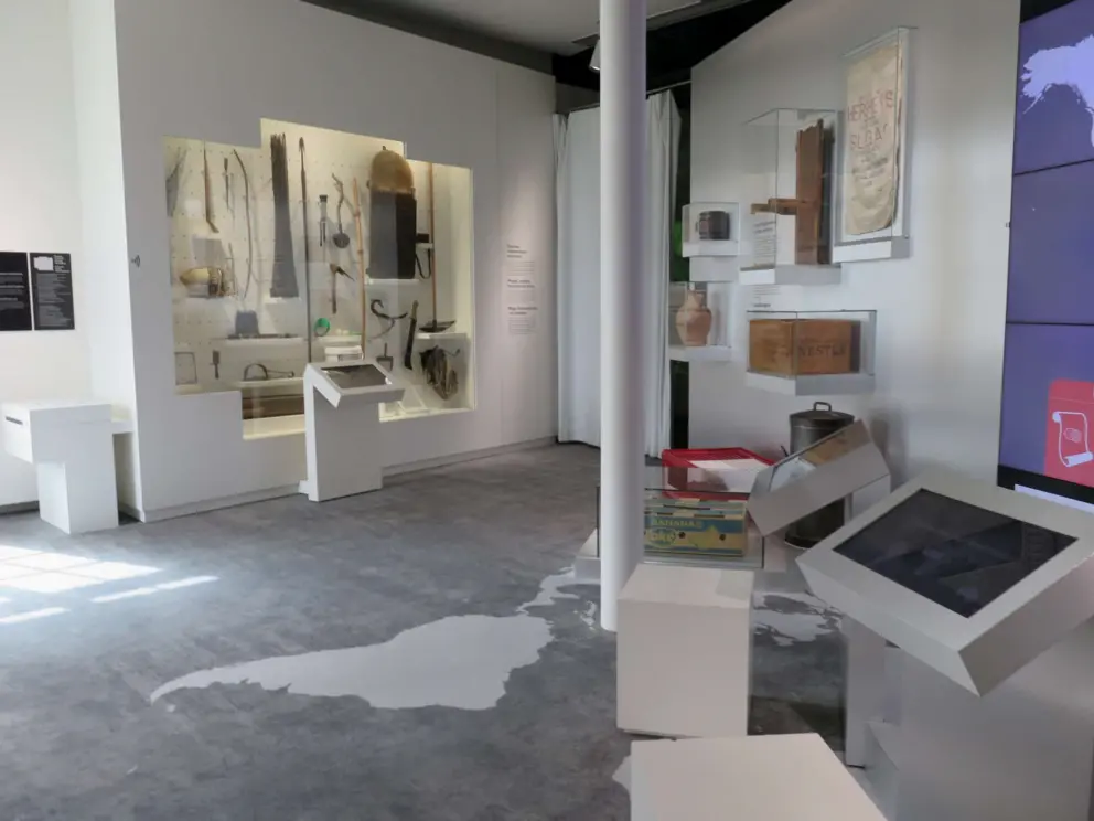 A room in the museum. 