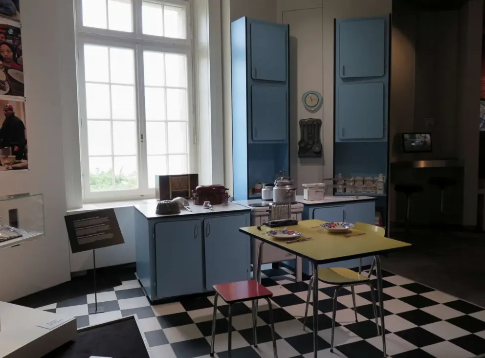 The kitchen where your kids can enjoy pretend cooking. 