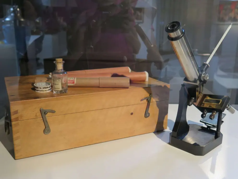 Refractometer, by Carl Zeiss. 