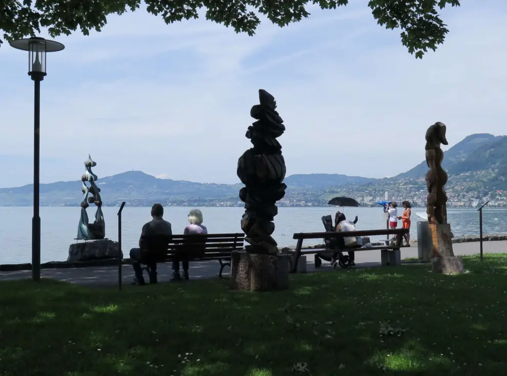 Statues at the waterfront. 