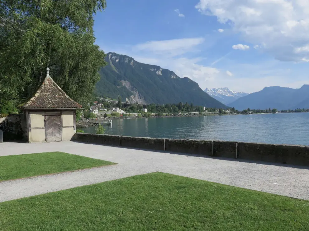 Very swiss scene, by the ferry dock. 