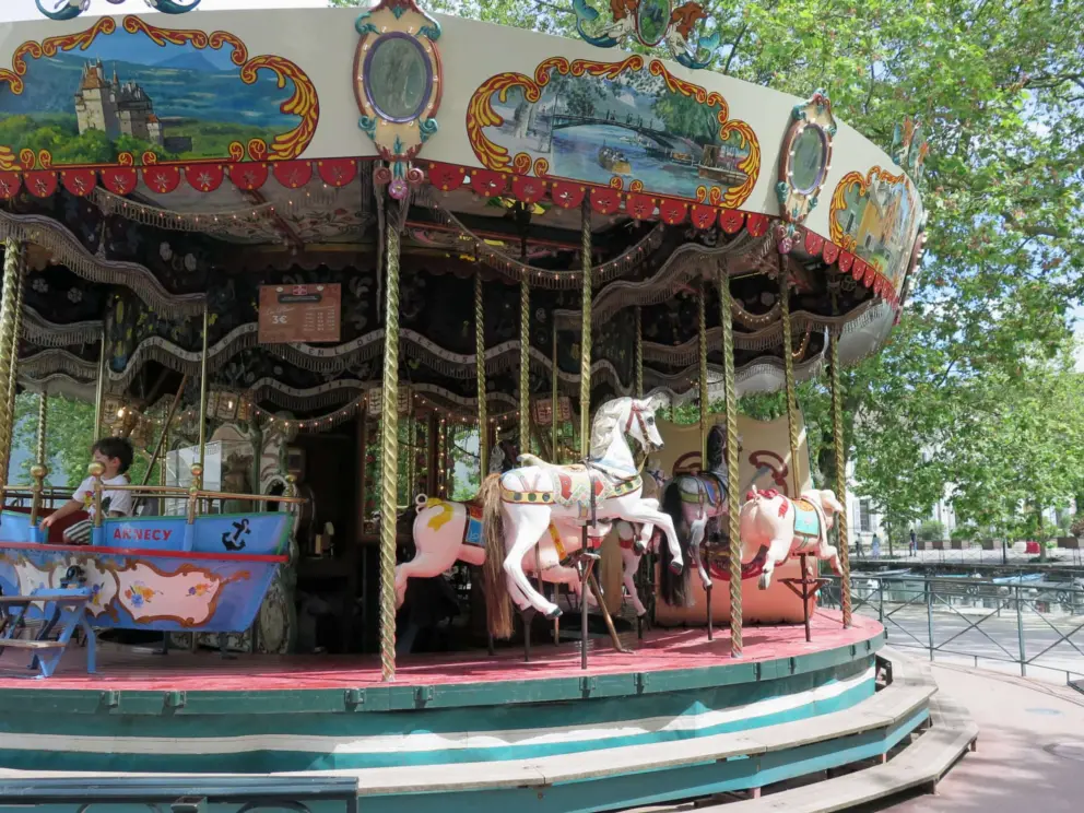 The carousel. 