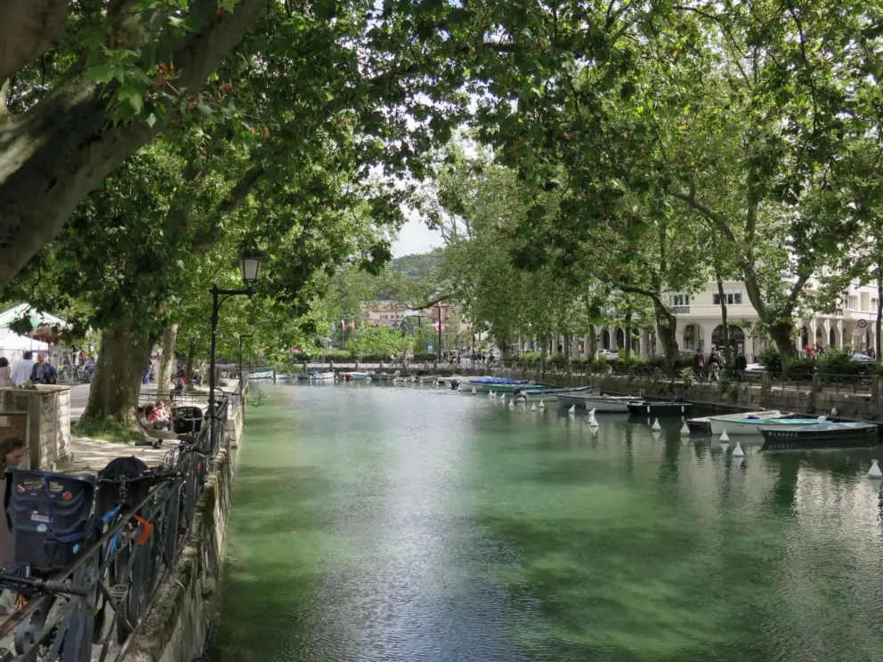 The magical canal. 