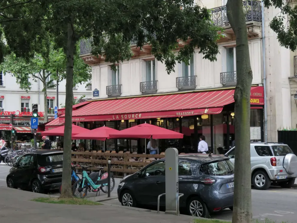 Brasserie La Source, near the La Tour-Maubourg metro station.
