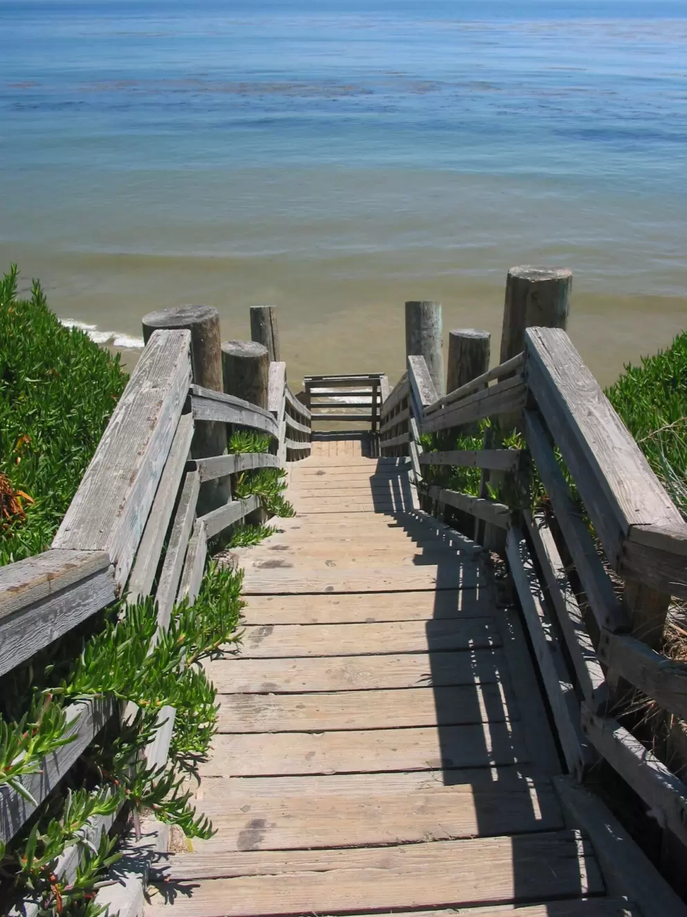 Camino Pescadero beachstairs.