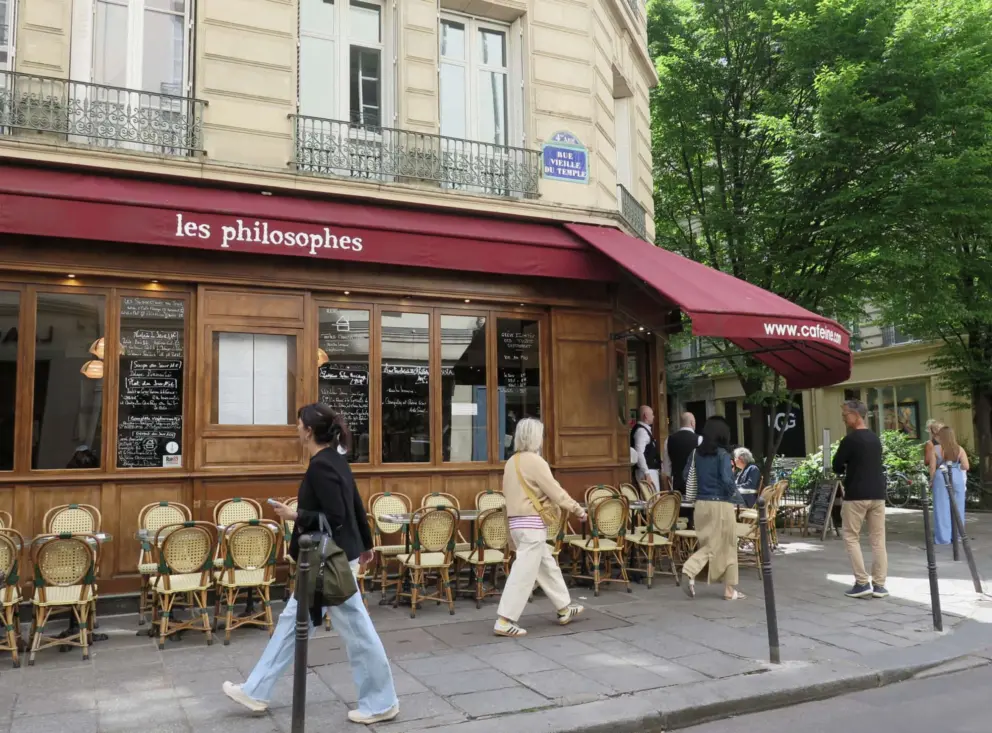 Les Philosophes bistro. 