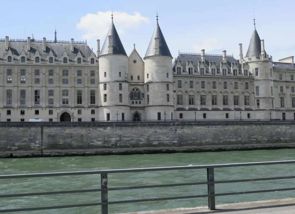 The Conciergerie is one of the prettiest buildings on Paris. 