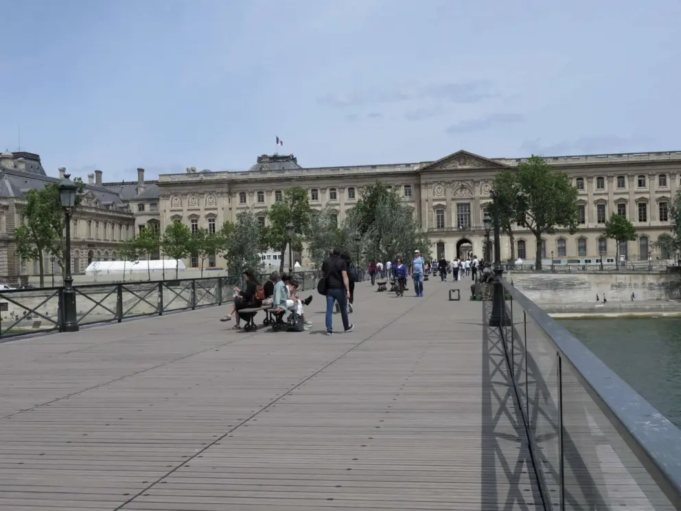 Pont des Arts is a romantic spot. 
