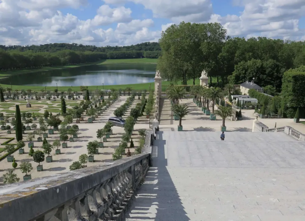 Looking at the lake, Piece d'Eau des Suisses, and the Orangerie, from the top of the stairs. 