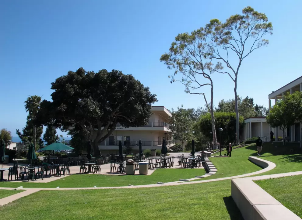 The sunny amphitheater in front of Student Center.