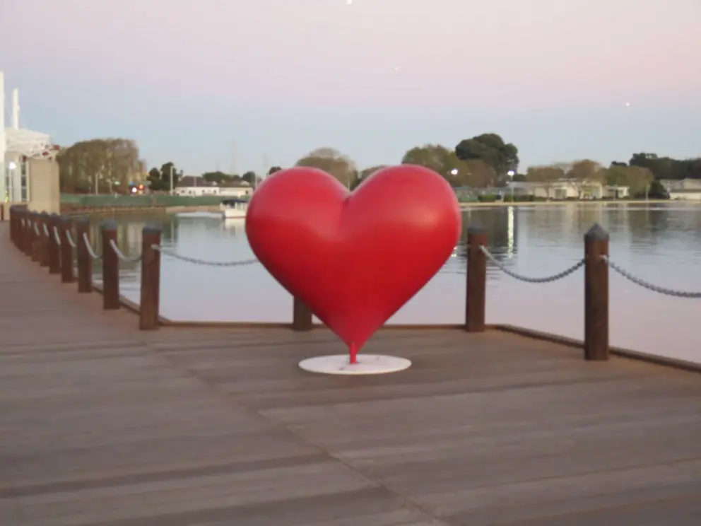 The heart sculpture is good for selfies.