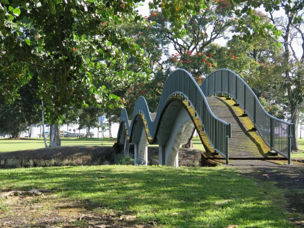 The beautiful bridge that leads from the Wailoa Art Center to the Kamehameha The Great statue. 