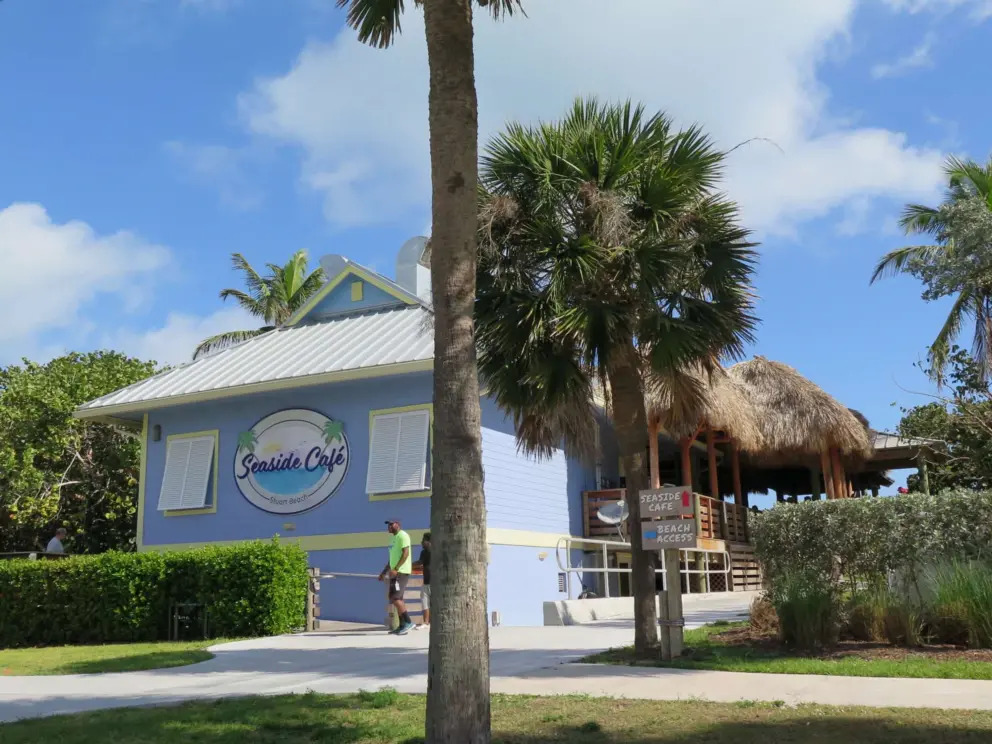 Seaside Cafe has pretty colors!