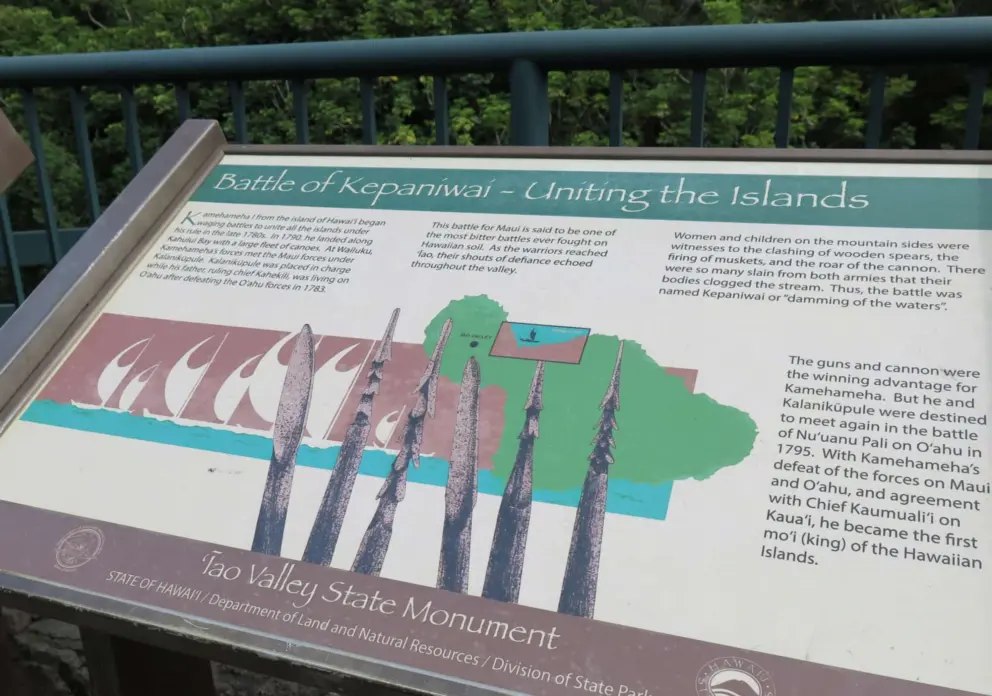 Sign about the 1790 Battle of Kepaniwai.