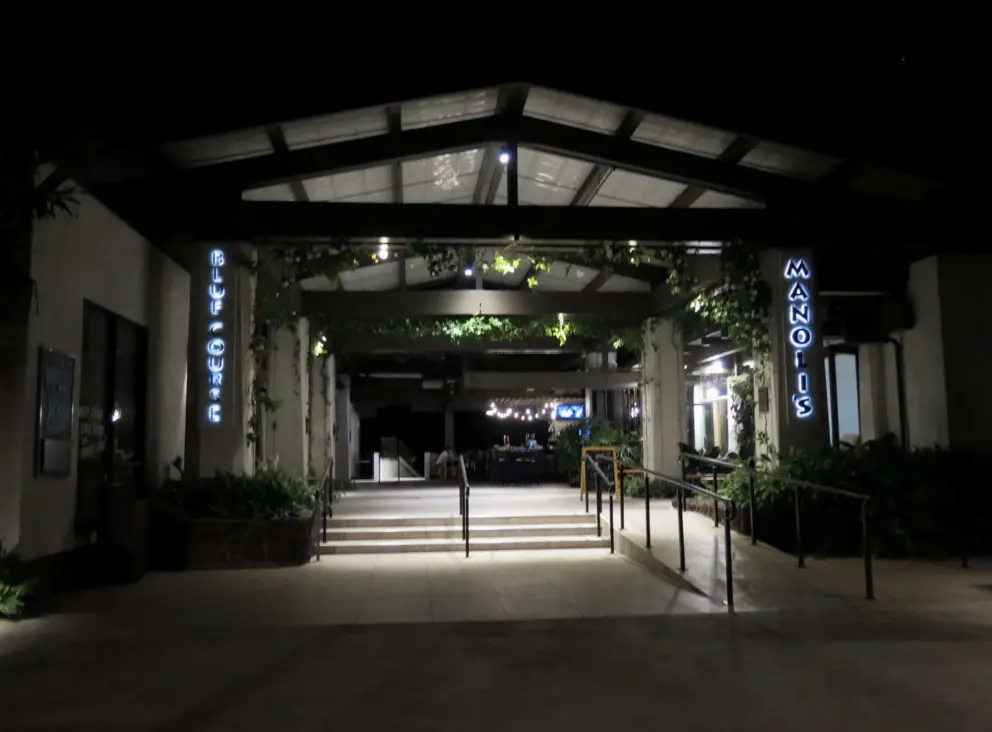 The entrance to Manoli's Pizza. 