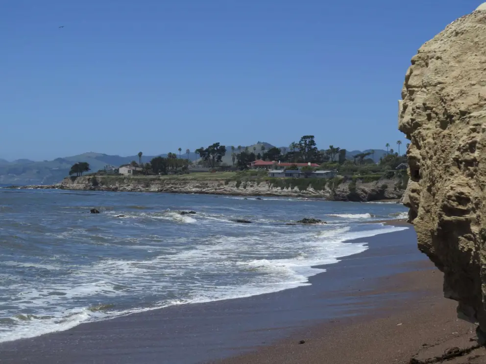 Rock formation at the shore.