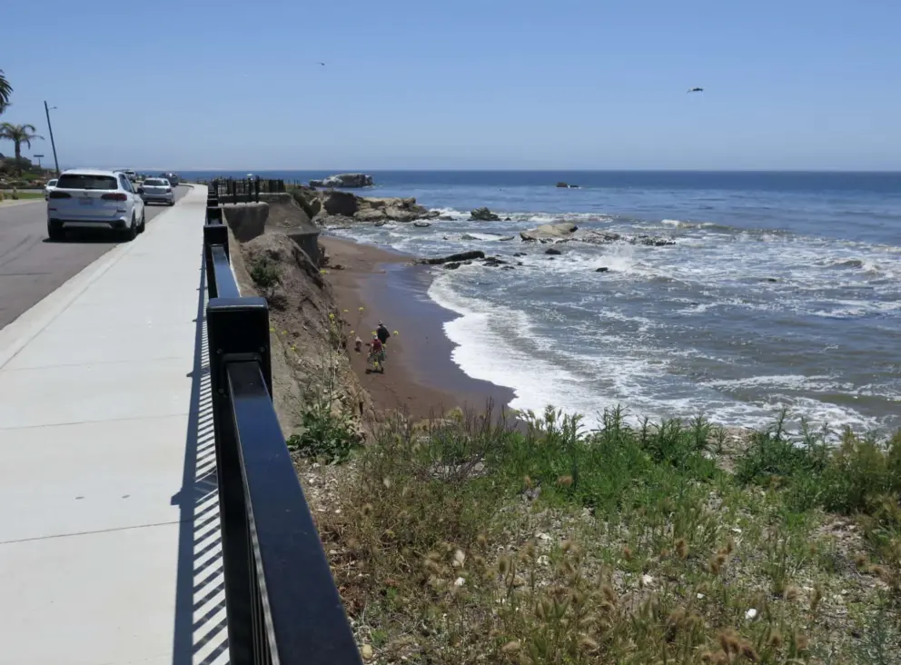 The path above the beach.