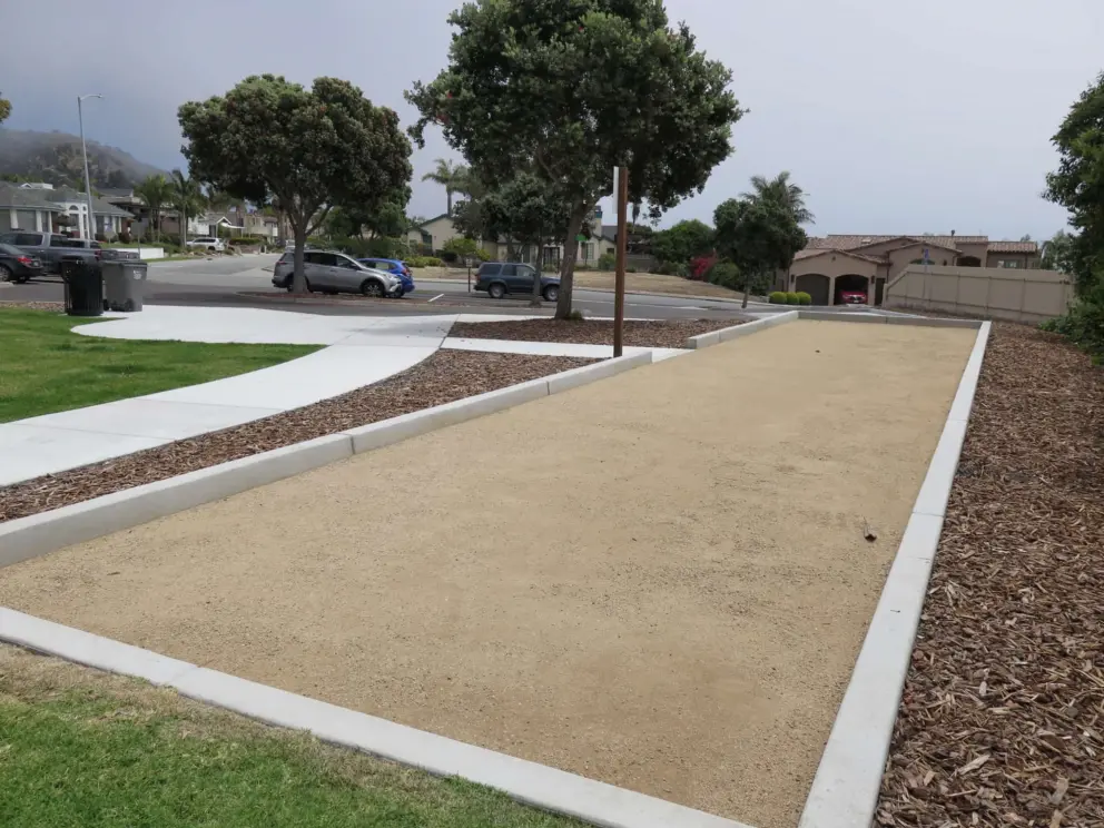 You can play jeu de boules (bocce ball) at Palisades Park!