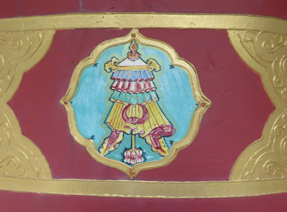 Decorations on the prayer wheel. 