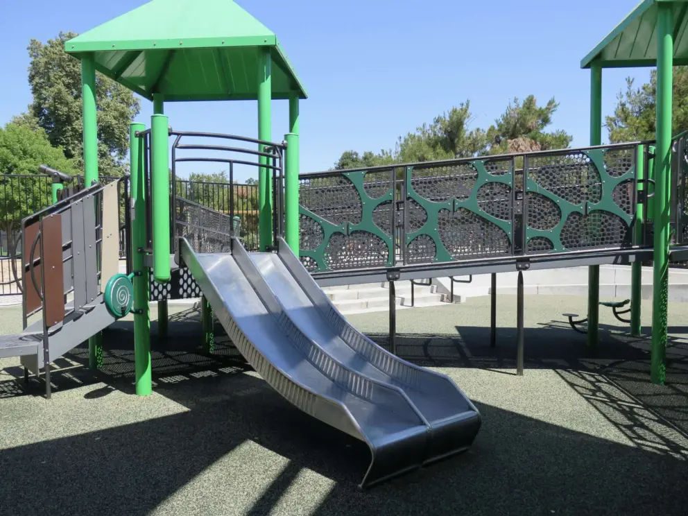 Stainless steel double slides. 