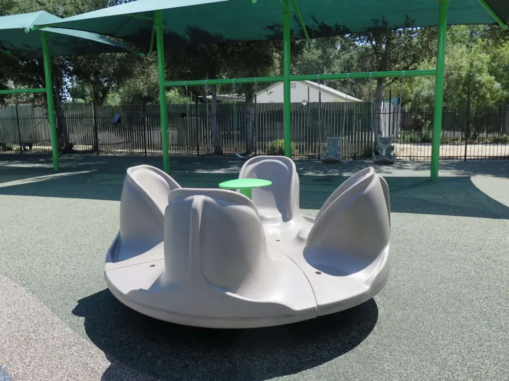 Spinner for four kids standing and four kids sitting. 