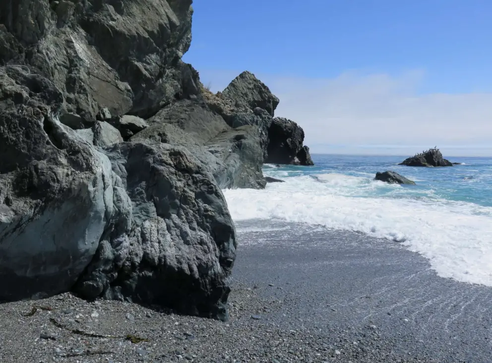 Rocks by the shore. 