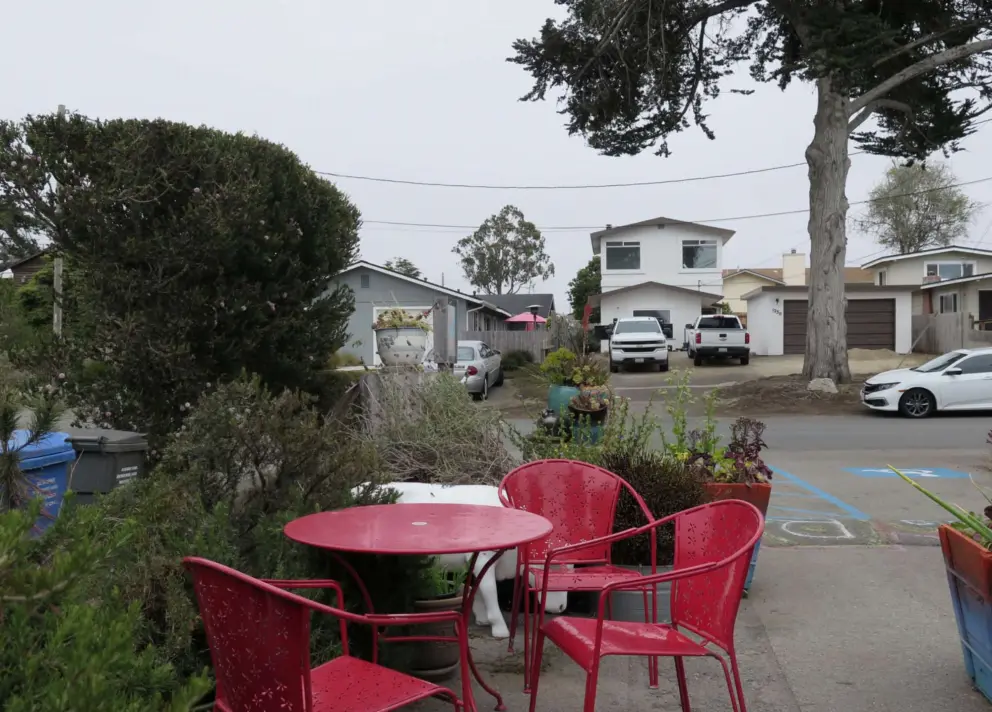 Seating outside Caliwala Bakery.