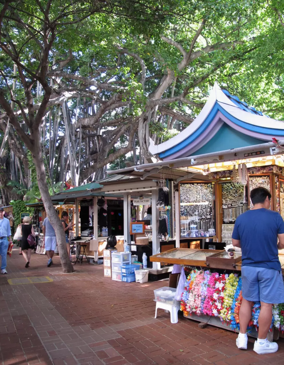 This is what the colorful stalls looked like at the International Marketplace before it became a high-end mall.