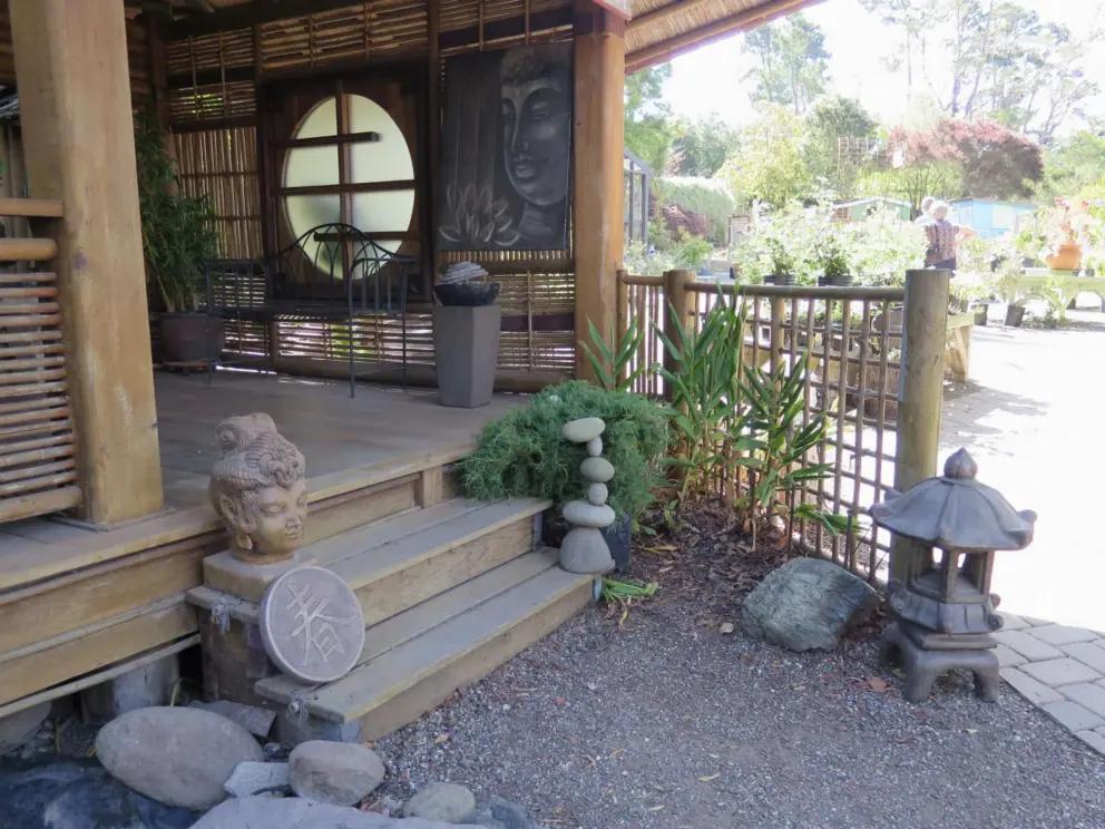 Round window in the Japanese gazebo. 