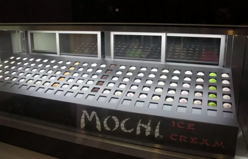 Mochi ice cream window display at Shirokiya Department Store.