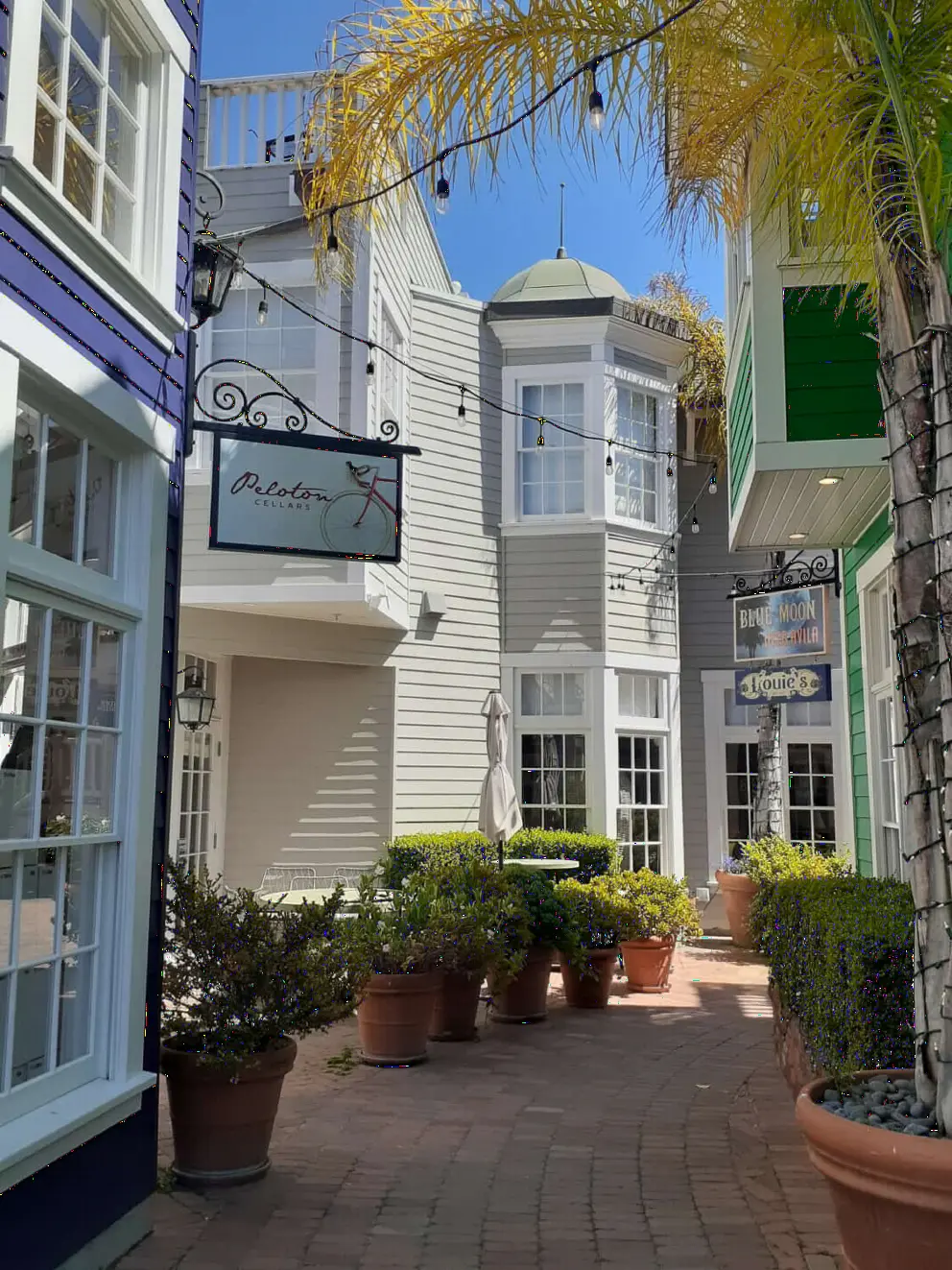 The wonderful architecture on Front Street. 