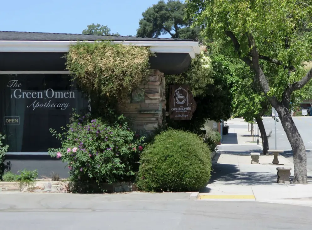 Green Omen Apothecary. 