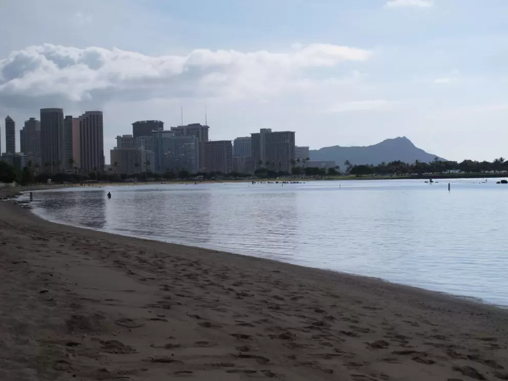 Great views of Diamond Head and the Waikiki skyline. These are even better at night!