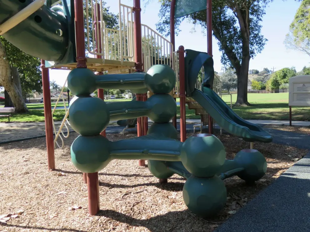 Strange climbey with spheres. 