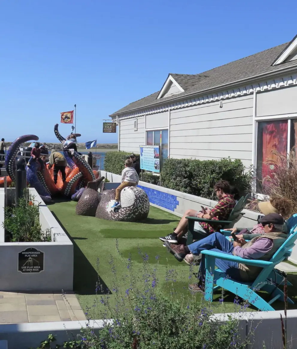Amazing mosaic sculpture play area along the Embarcadero. An octopus and sea otter! And adirondack chairs for the parents!