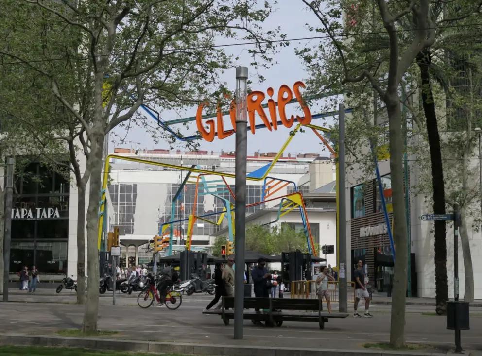 Glories Mall entrance on Av. Diagonal. 
