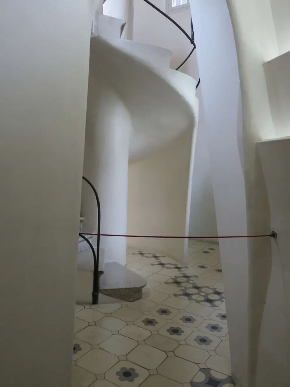Mediterannean chunky architecture in the loft area. 