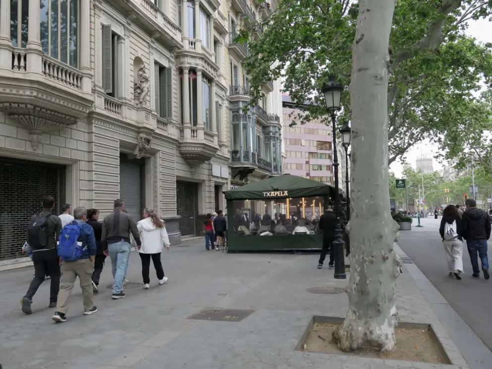 The north end of Passeig de Gracia. 