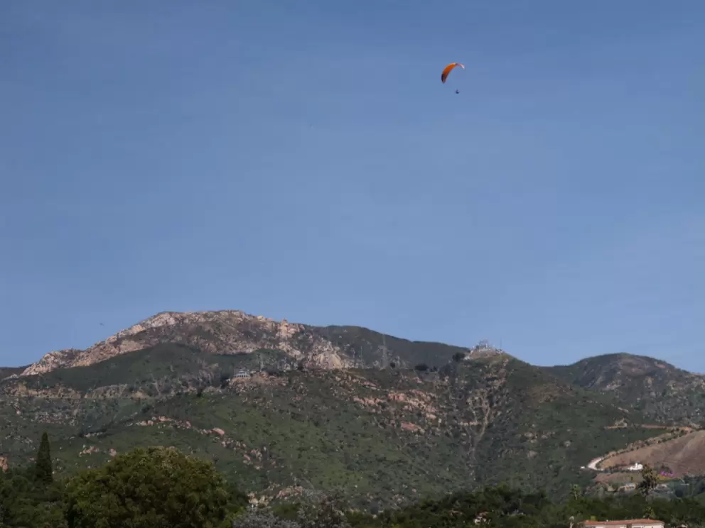 Hangglider enjoying the day. They jump off at Gibraltar Rd.