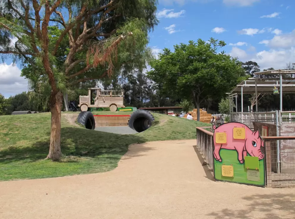There are plaques with information on the animals.