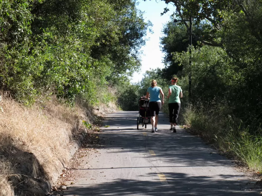 The Maria Ignacio Route Bike Path leads from neighborhoods north of the freeway to the Coast Route Bike Path.