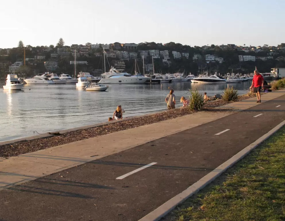 The jogging path at Spit West Reserve.