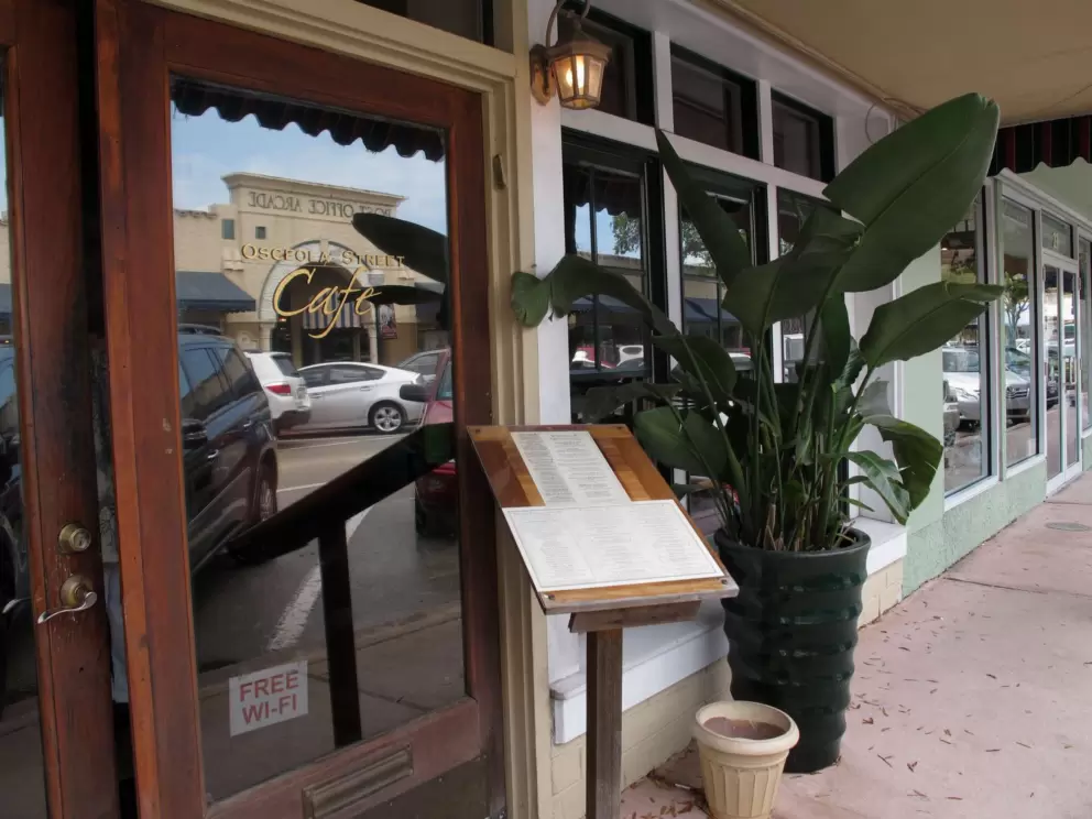 Osceola Street Cafe entrance.