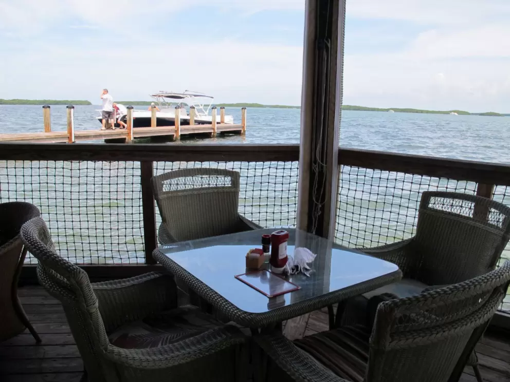What a pleasant spot! Wish the food was good...