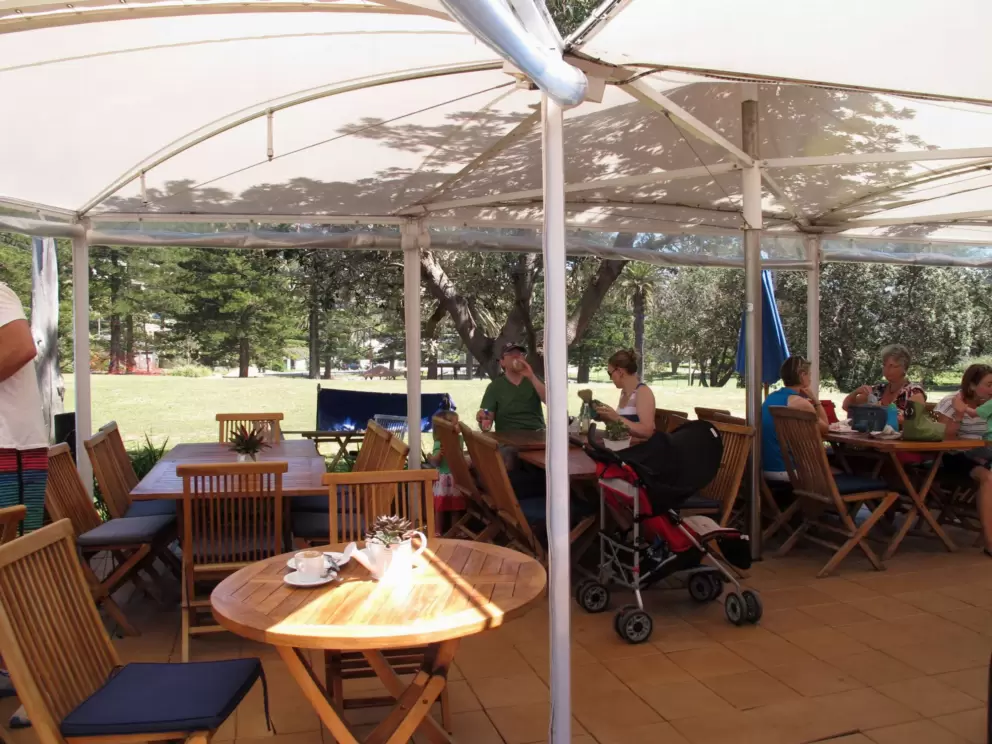 A family enjoys lunch at The Dunes.