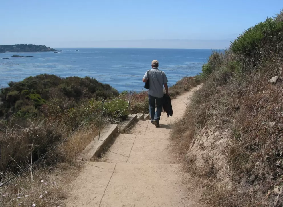 The southernmost section of the South Plateau Trail, as it winds toward Pelican Point.