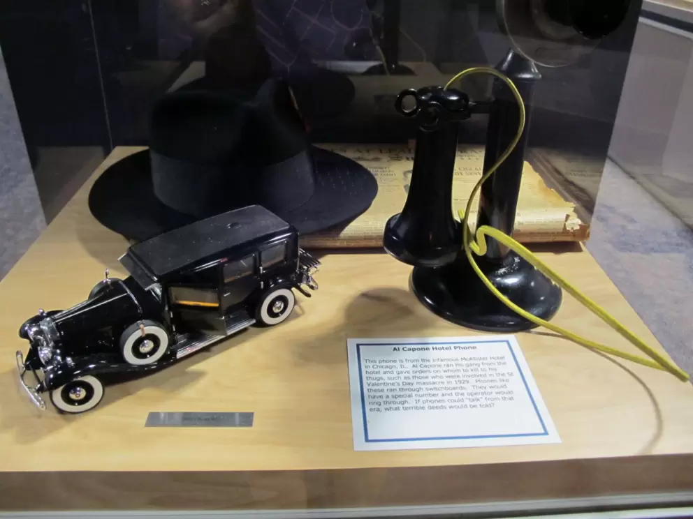 Phone from hotel where Al Capone called up his gang.