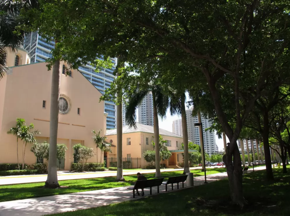 Walkway between Brickell Ave and Biscayne Bay, beside 701 Brickell Ave. 