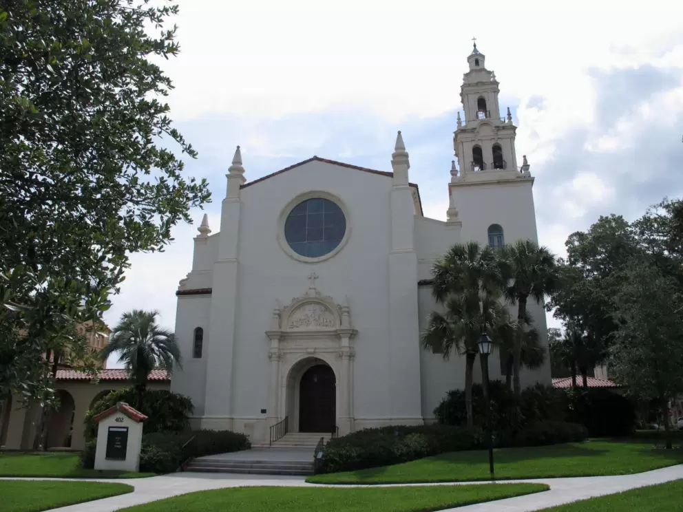 Knowles Memorial Chapel, on campus.