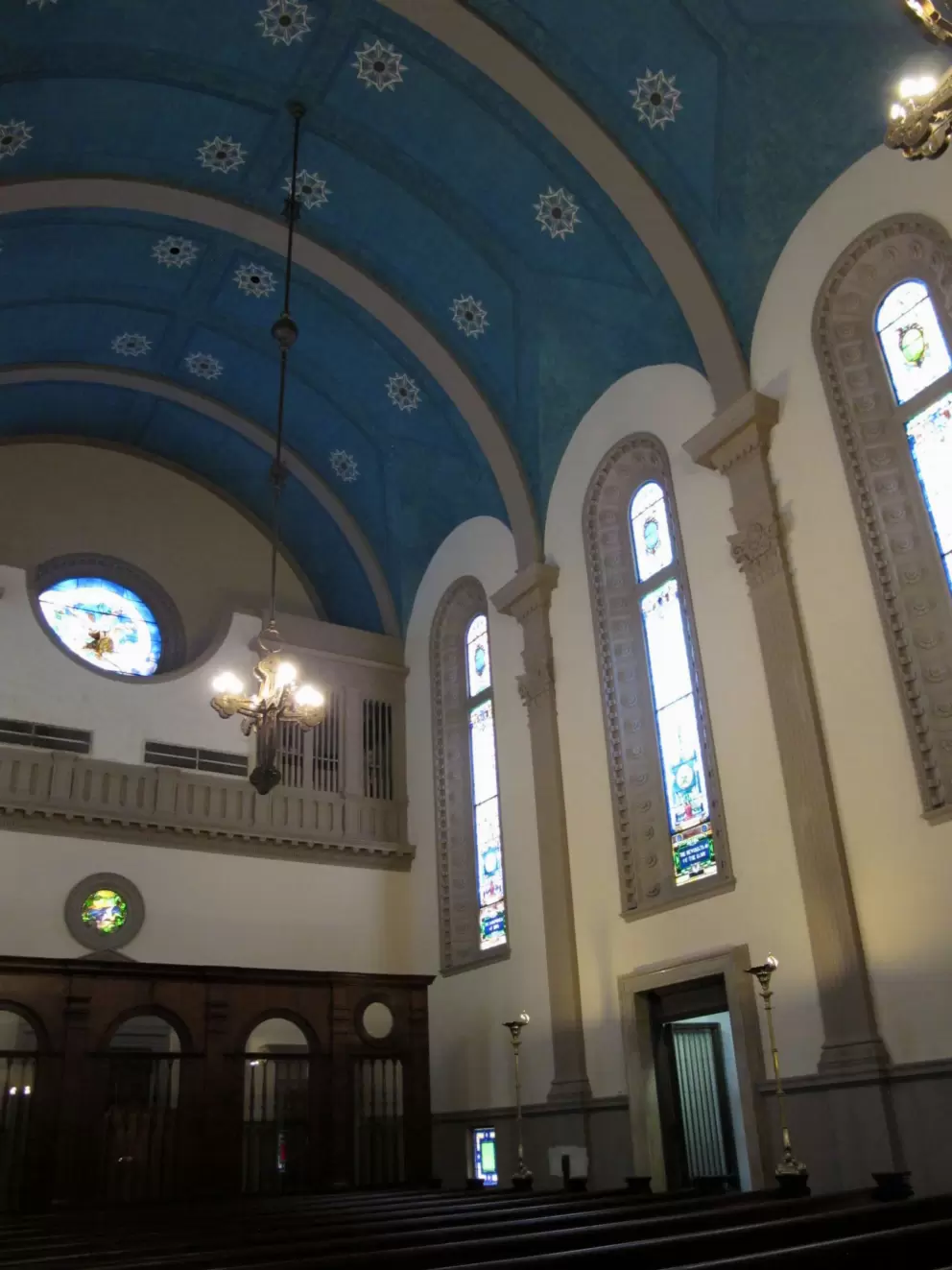 The peaceful blue interior of Memorial Presbyterian Church.